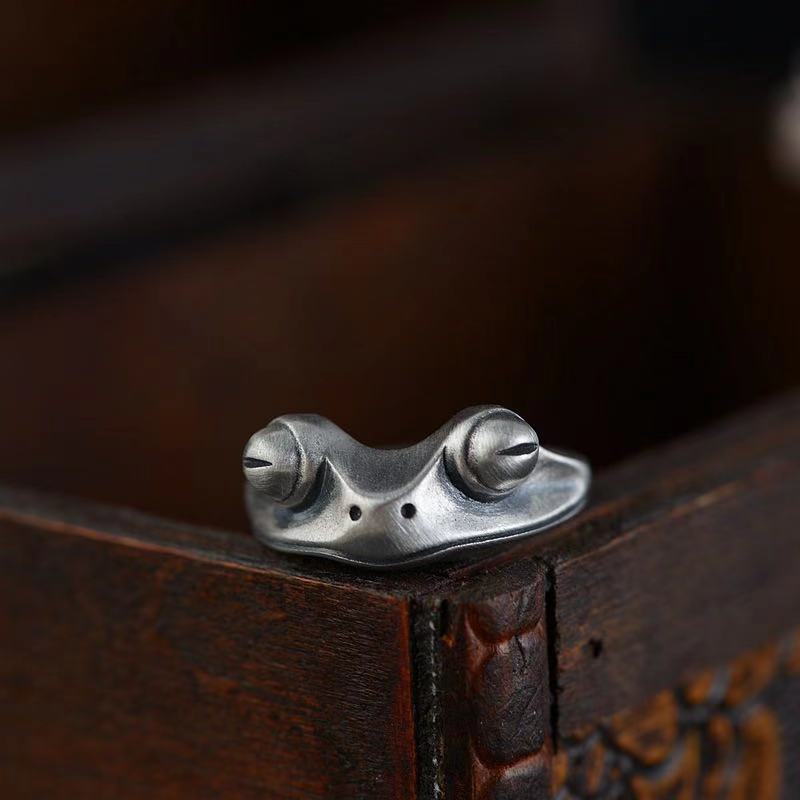 Retro Distressed Frog Ring For - Men Accessories Drawing 评论和价格